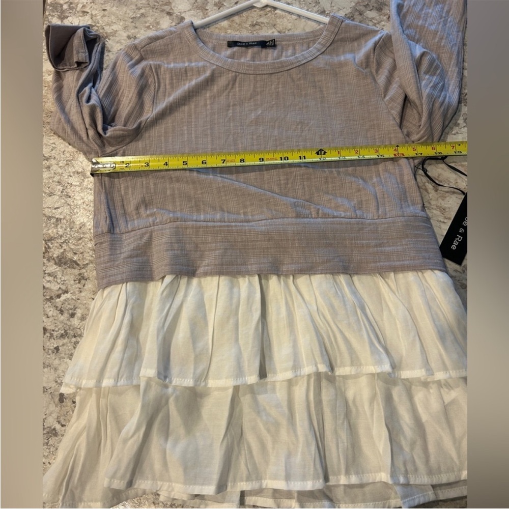 Doe & Rae 3/4 Sleeve Ruffle Top Small NWT - Picture 7 of 9